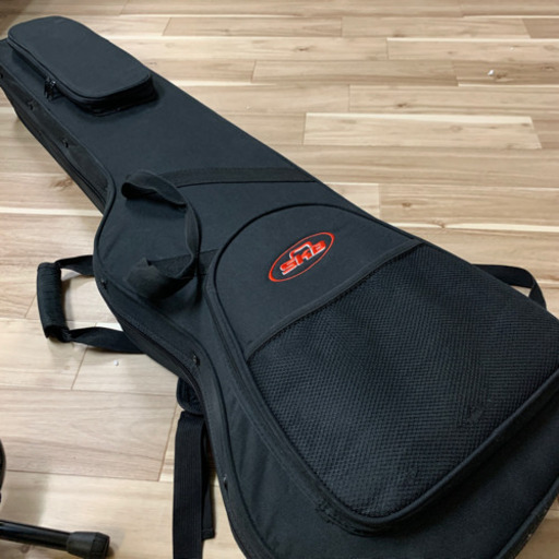 美品　Busker’s エレキベース&SKBエレキベースケースセット