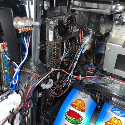 最終値下げ！エウレカセブン3 コイン不要機付　設定キー、ドアキー付　家庭用電源対応　無段階ボリューム付