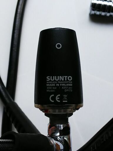 SUUNTO　ダイビングコンピューターDⅩ ＋ トランスミッター セット