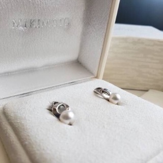 Mikimoto pearl earrings 