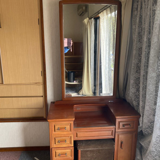 鏡台椅子付きの画像