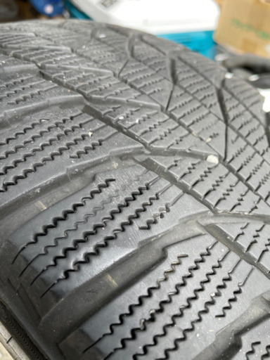 プリウスα、エスティマ18インチスタッドレス