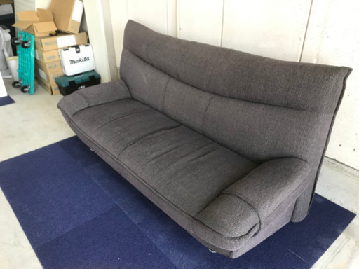 最終値下げ‼️早い者勝ち❗️美品✨破れ解れ無し‼️3人掛けソファー　汚れが目立ちにくいグレー色❗️クリーニング除菌済み