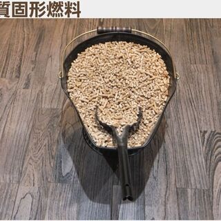 ペットの床材、猫砂にも使える　国産木質100％　おがくずのペレットの画像