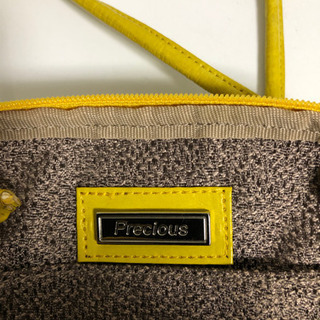 PRECIOUS のウナギの革のショルダーバッグの画像