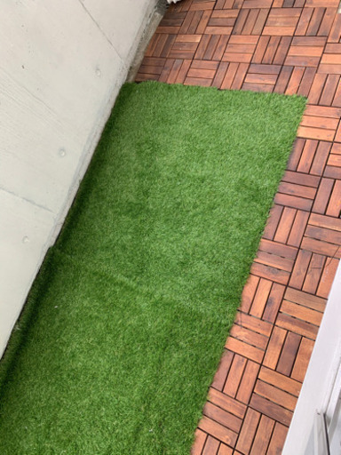 人工芝生　タイル