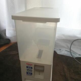 ニトリ　米びつ10kg 4/20までに取りに来てくださる方