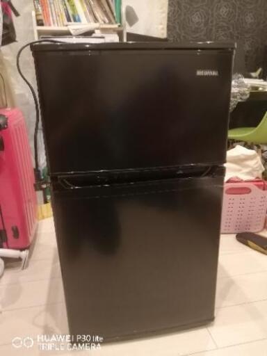 アイリスオーヤマ　IRIS　OHYAMA\n\nKRSD-9A-B 冷蔵庫 ブラック [2ドア /右開きタイプ /90L] [冷凍室 28L]