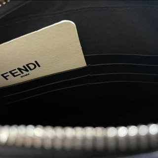FENDI キャム サコッシュ