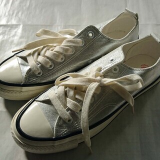 未使用 レディース スニーカー シルバー ゴールド 23.5CMの画像