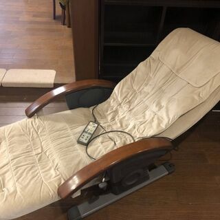 【引き取り限定・山梨県北杜市】★電動マッサージチェア　差し上げます★
