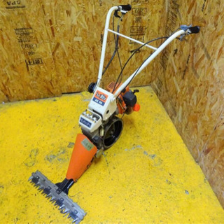 (268-05)Kubota クボタ 自走式バリカン草刈り機 らく刈り AZ50 1.8馬力 2サイクル あぜ刈り 斜面 農機具 ジャンク品