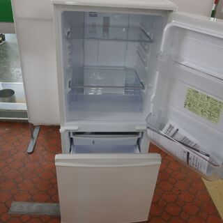 ID 965269 2ドア シャープ 137L 2018年 SJ-D14D-W