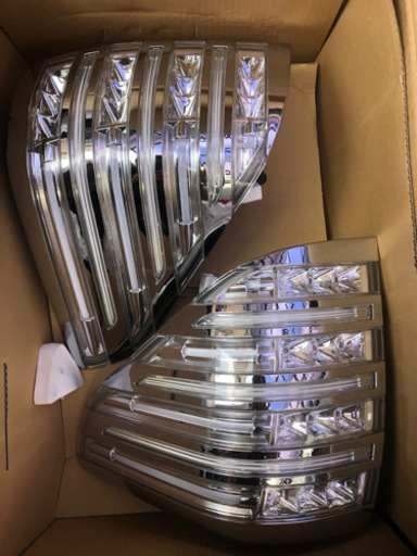 アルファード ヴェルファイア20テールランプVALENTI?