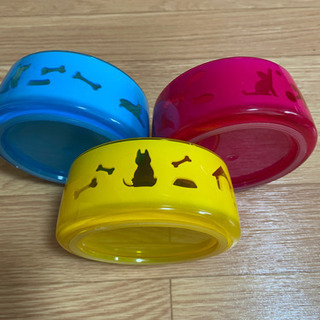 ペット用食器3個組みの画像