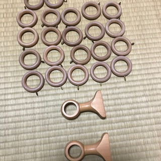 【再値下げしました】木製カーテンポール、取付具の画像