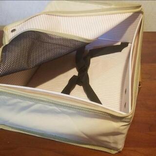 折り畳みバック　ベージュの画像