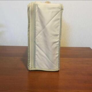 折り畳みバック　ベージュの画像