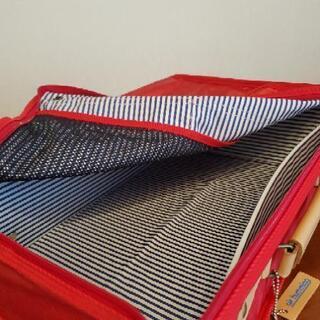 折り畳みバック　赤の画像