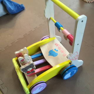 ベビー　カタカタ　歩行器