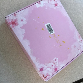 【新品未使用】 LEDリングライト カメラ 卓上ライト 自撮り/撮影/照明用 自撮り棒両用 三脚スタンド Bluetoothリモコン付き 高輝度LED 3色モード 10段階調光 360度調整可能 取り外し可能 伸縮 美白効果 スマホスタンド付き USB給電 自由雲台 仕事/勉強/美容化粧/YouTube生放送/ビデオカメラ撮影用 gopro SNS TikTok メイク動画 説明書付きの画像