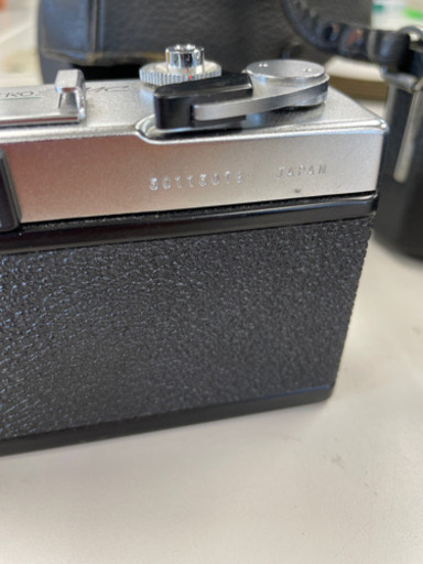 YASHICAカメラとNikonカメラ