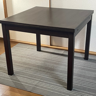 IKEA　BJURSTA 伸長式ダイニングテーブル