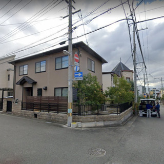 希少なペット相談可能戸建て♫角地で敷地内駐車場2台付き♫設備もよ...