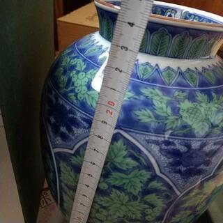 青華緑彩高台花瓶(大)の画像