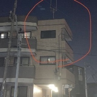 藤沢駅のマンションで窓枠から漏水が起こっています。