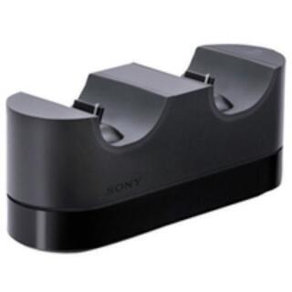 PS4pro(1TBのSSD換装済！)、コントローラー3個、便利な付属品多数！の画像