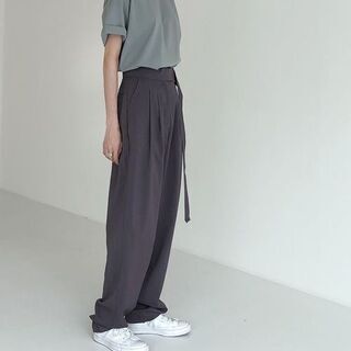 スモーキーカラーセンタープレスセベルトパンツの画像