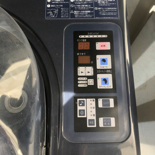 タカラベルモント美容室の自動洗髪機と電動リクライニング椅子の画像