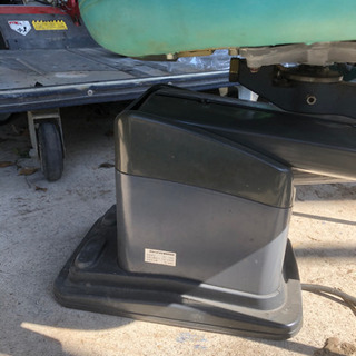 タカライス、美容室の電動で上下するイスです。の画像