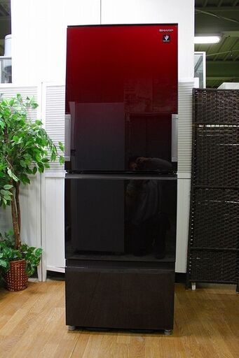 hシャープ SJ-GW35F-R [プラズマクラスター冷蔵庫 （350L・どっちもドア） 3ドア グラデーションレッド] ガラストップ  2019年製 SHARP 冷蔵庫 店頭引取大歓迎♪ R3184)
