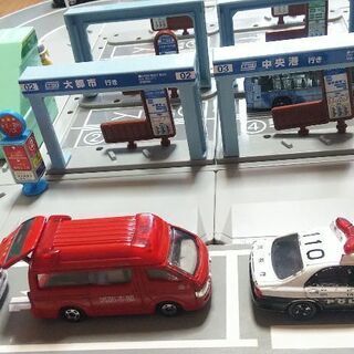 中古トミカセット トミカ、カーゴジャンボ、道路ほかの画像