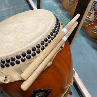 岡田屋布施 1尺3寸 長胴太鼓　けやき 伝統和楽器　台座 太鼓 お祭り ヤマハ 岡田屋布施 ヤマハ 長胴太鼓 けやき製 伝統和楽器 台座 - メルカリ