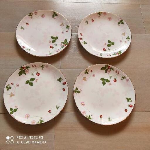 【お値下げ】 ワイルドストロベリー プレート4枚 WEDGWOODワイルドストロベリーパステルシリーズプレート4枚set