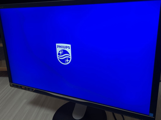 売れました！ありがとうございました！PHILIPS社　31.5インチ　モニター！！美品