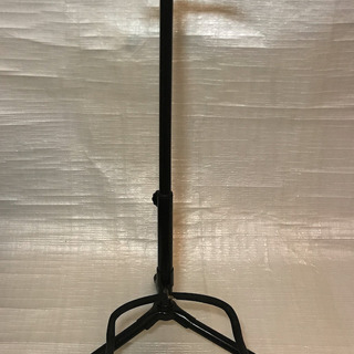 お引取り先決まりました。ギタースタンド（中古）です。