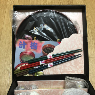 花ざかり 盆付き汁椀セット お箸・箸置き・調味料入れの画像