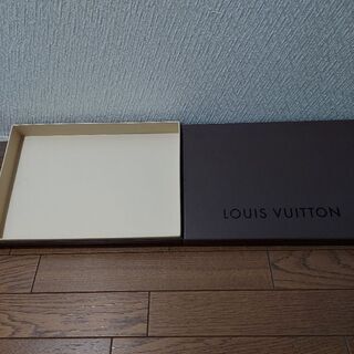 ヴィトン　箱　縦20横30の画像