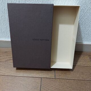 ヴィトン　長財布用箱　縦32横14の画像