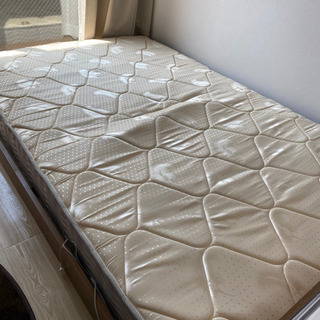 4/19までに取り来ていただける方！セミダブル マットレス  ベッドの画像