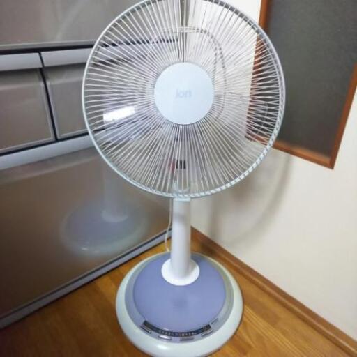 ランプ付きイオン扇風機