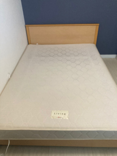 セミダブルベッド