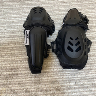 コミネのバイク用肘サポーターの中古品です。