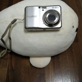 コンパクトで使いやすいデジカメを譲渡いたします