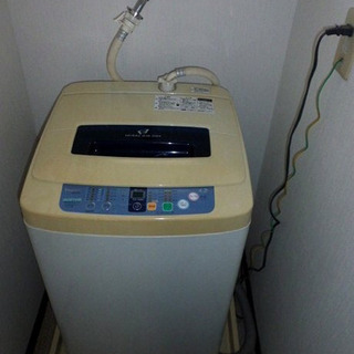 冷蔵庫・電子レンジ・洗濯機・食卓まとめて引き取っていただければタダの画像