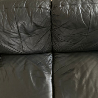 【お譲り先確定】IKEAソファ　黒合皮・3人掛けの画像